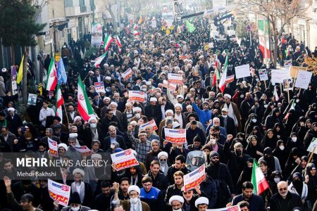 مردم قم در سالروز قیام خونین ۱۵خرداد راهپیمایی می کنند - خبرگزاری مهر | اخبار ایران و جهان