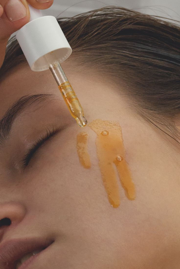 خواص روغنهای آرایشی گیاهی؛ چگونه روغن مناسب برای پوست خود را انتخاب کنیم؟